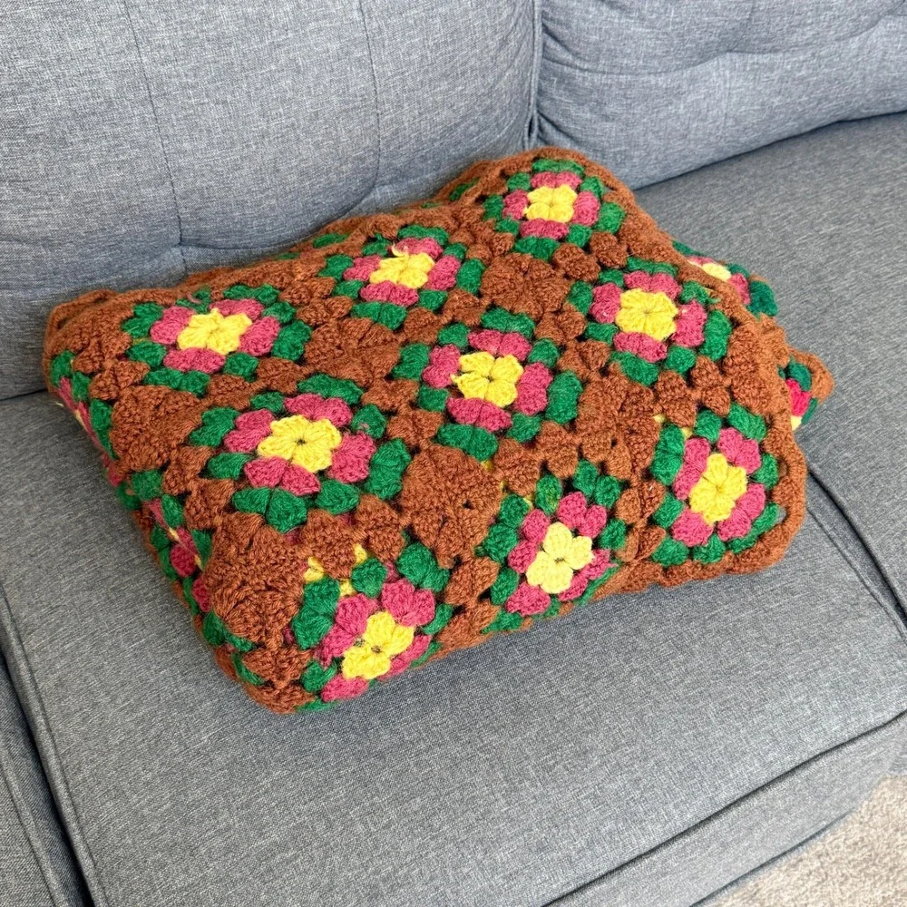 Handmade Afghan Blanket Vintage Granny Square Floral 72x53‎ Brown Crochet Throw